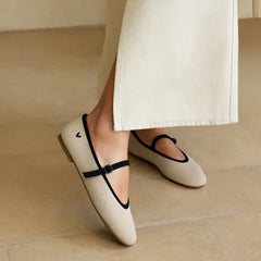 Almond-toe Mary Janes AdaptAll™ (Nelly)