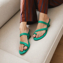 Round-Toe Toe Ring Sandals (Eden)
