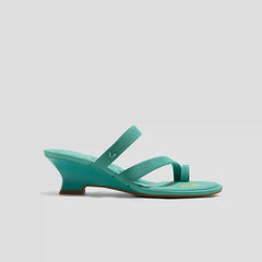 Round-Toe Toe Ring Sandals (Eden)